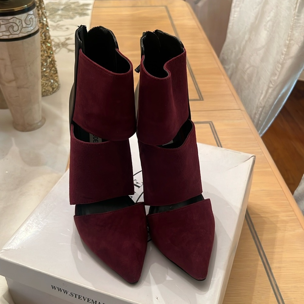 Steve Madden Burgundy Suede & Black leather high heeled booty